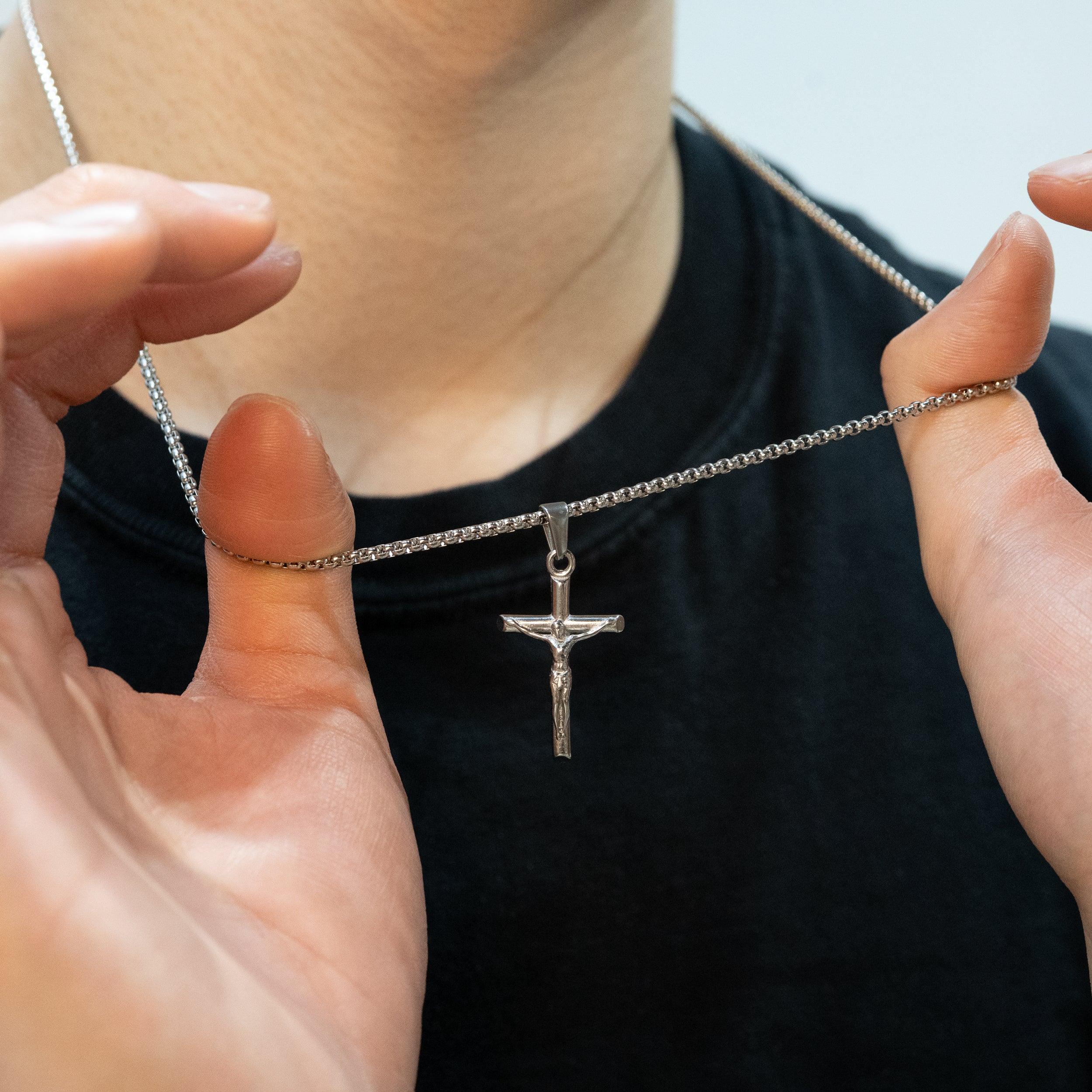 SILVER CROSS NECKLACE