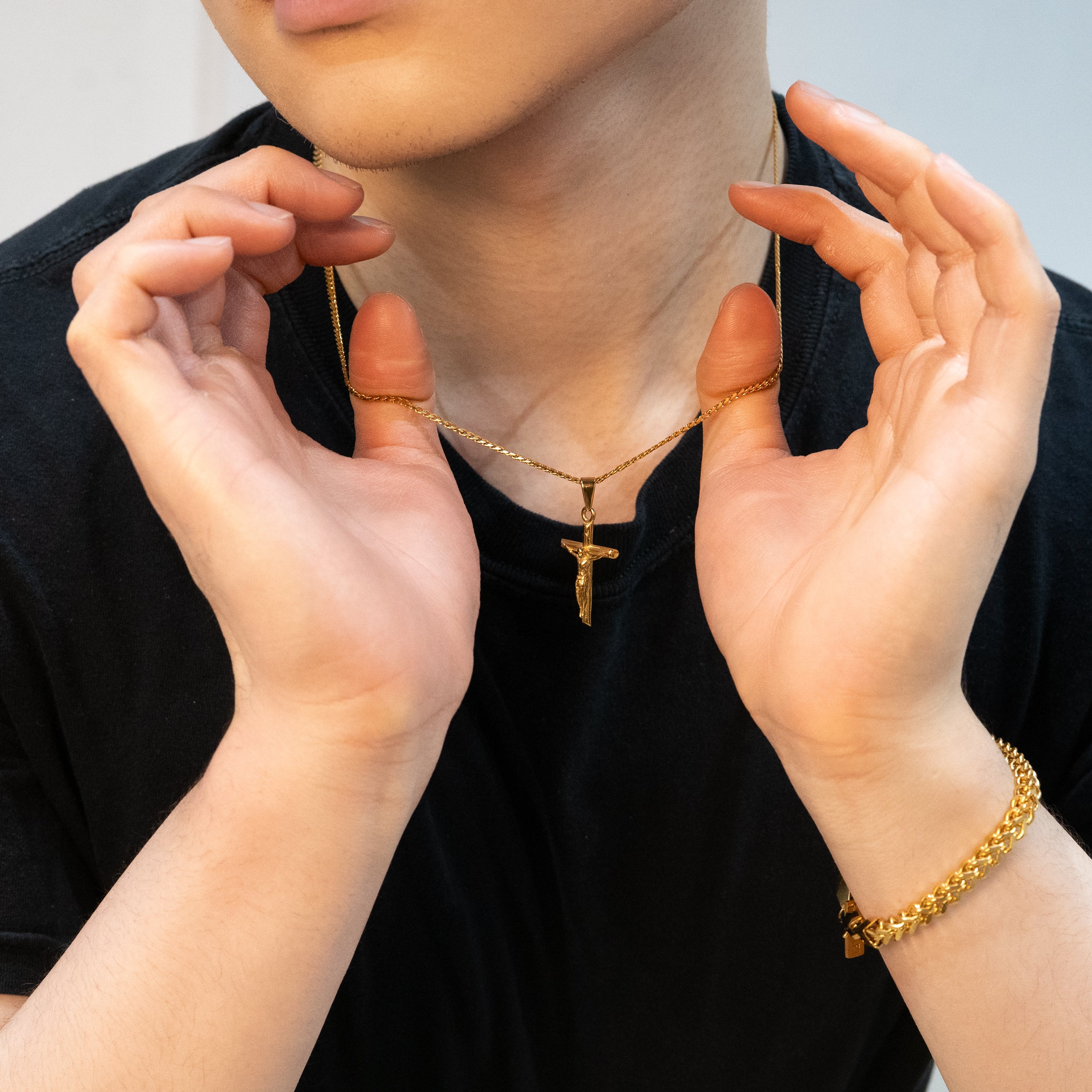 GOLD CROSS NECKLACE