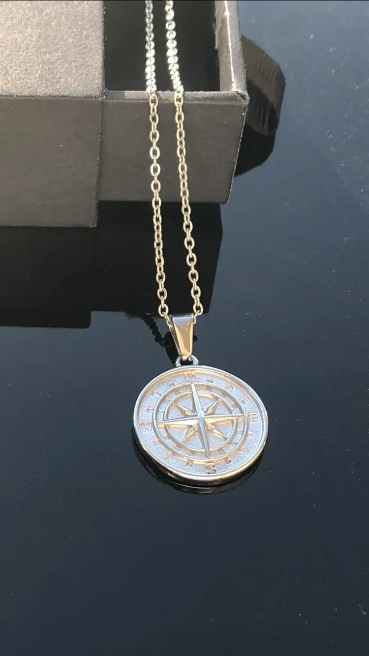 White Gold Compass Pendant 18K - Foreign Jewels